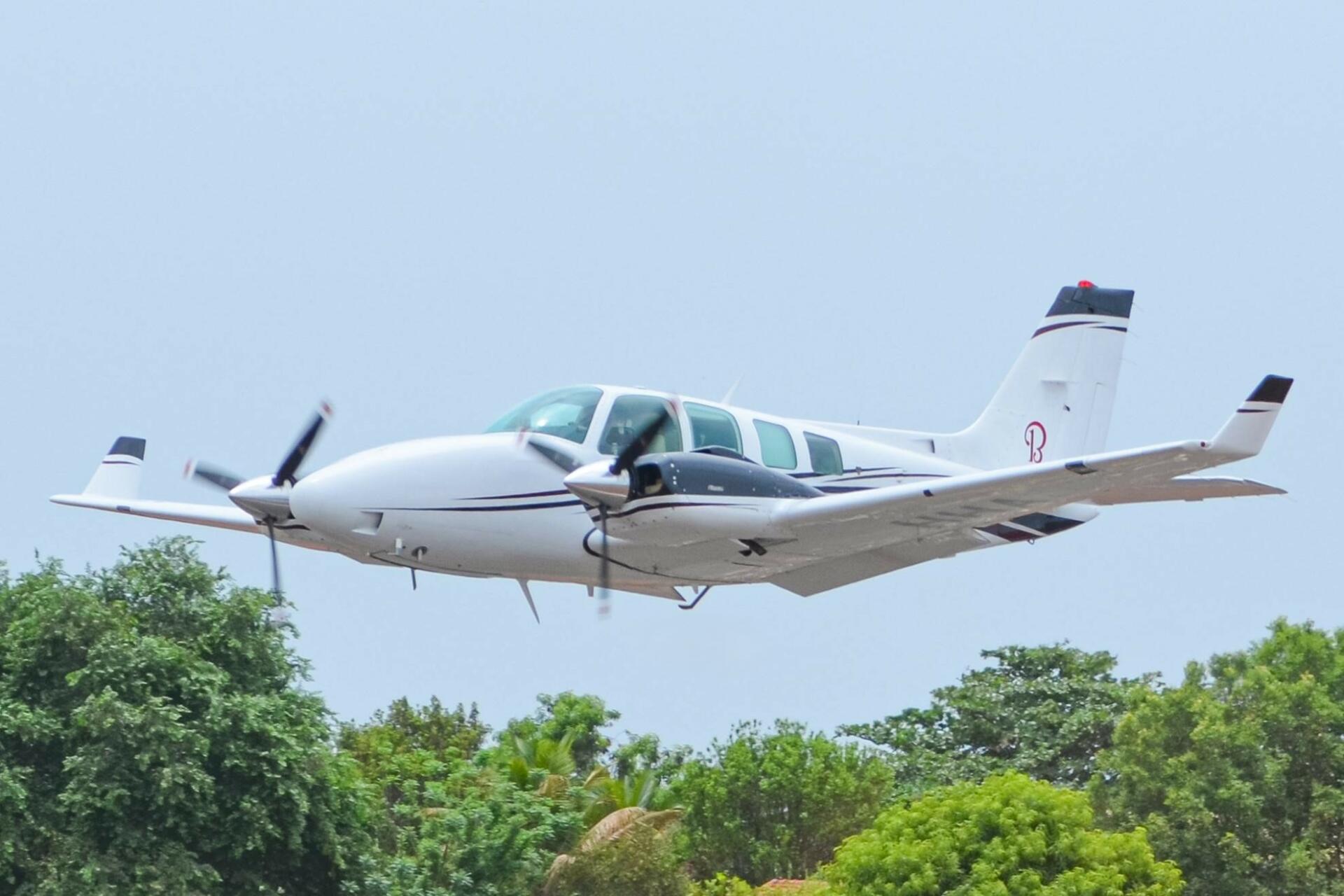 Baron 58 - 1977 - Compre Aviões